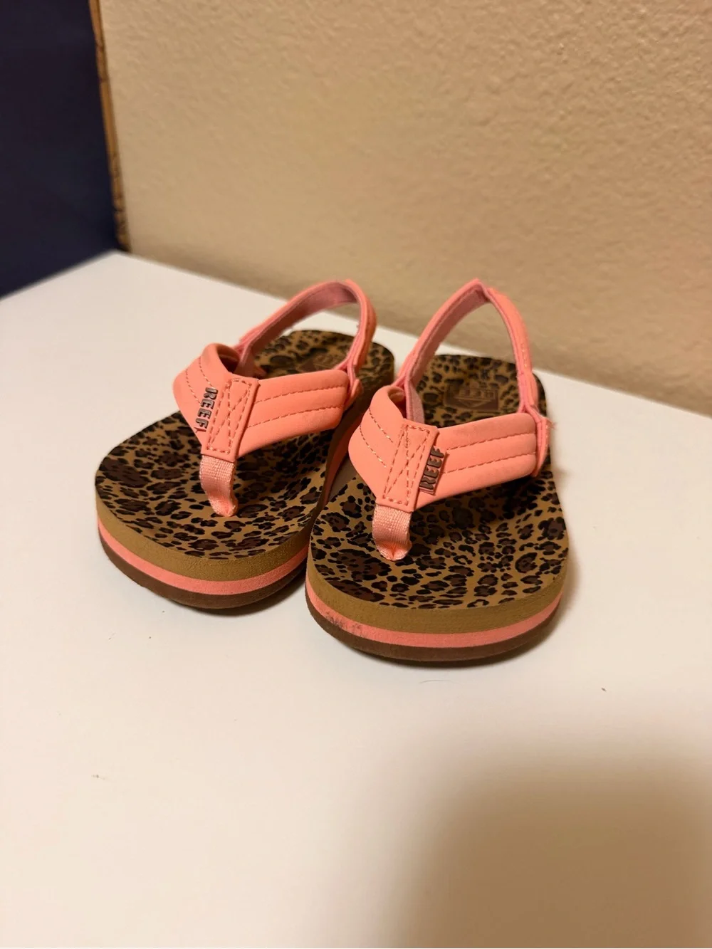 New Toddler Reef Coral Pink Flip Flop Sandals with Leopard Print